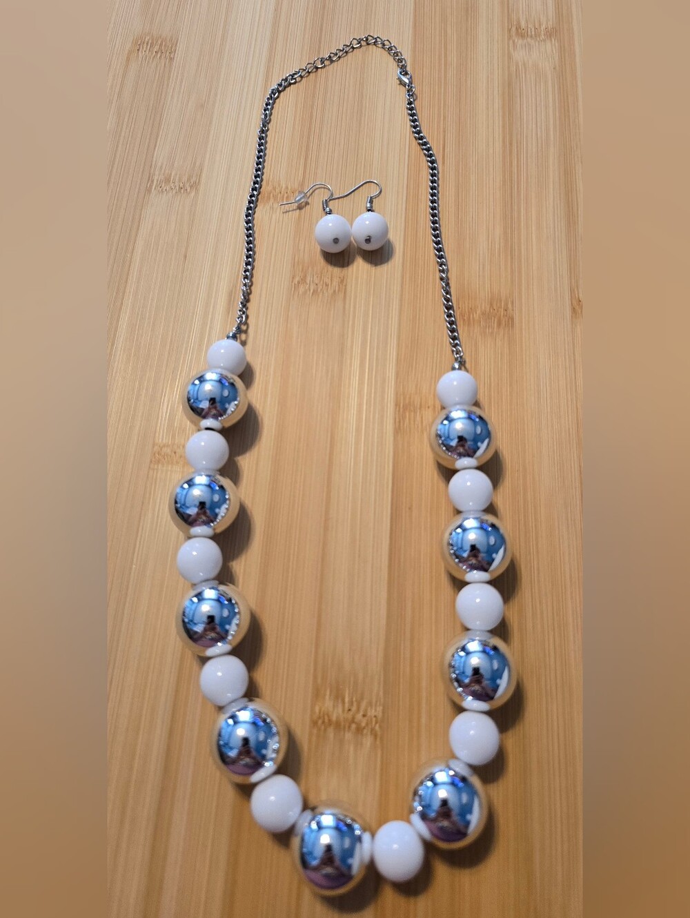 🌟Top Pop White Bead High Shine Silver Ball Chunky Statement Necklace Set